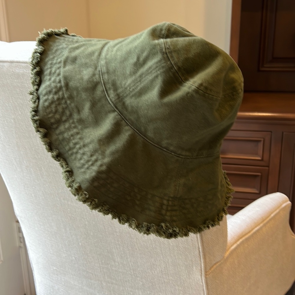 Frayed edge canvas bucket hat